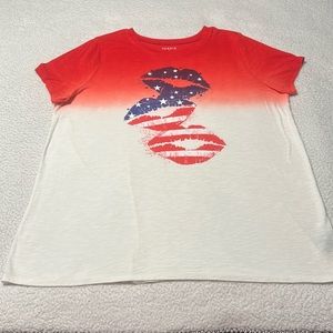 Torrid Stars and Stripes Lips Classic Fit Tee, EUC (wore once), Size 1 (14-16)